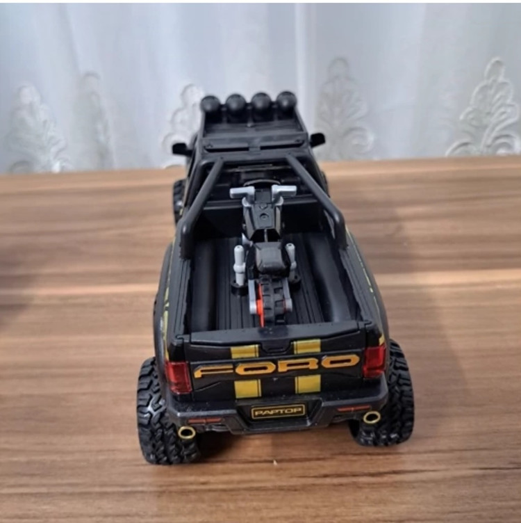 ماکت ماشین فورد رپتور f150 بهمراه موتور مشکی برند چه ژی مقیاس ۱/۲۸ خرید قسطی