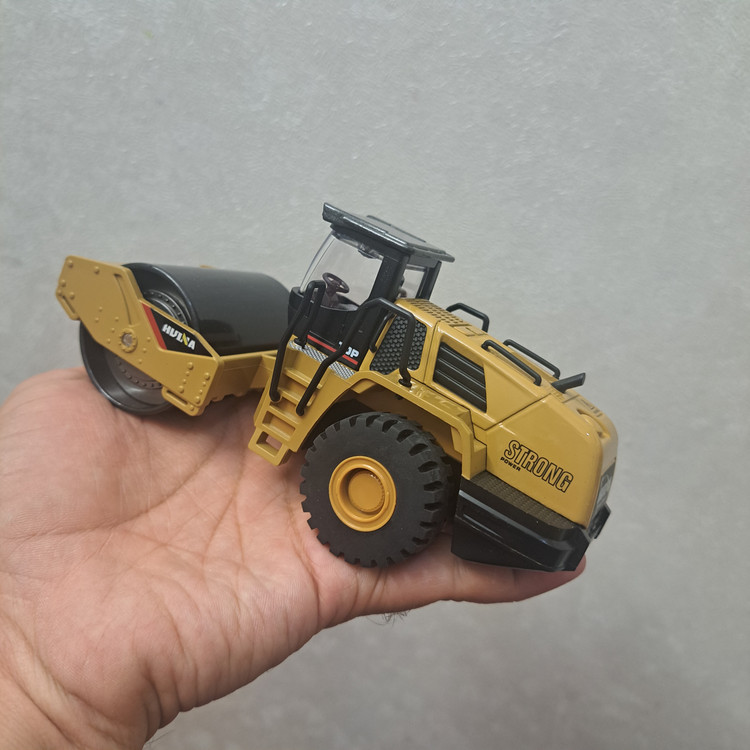 ماکت راه سازی غلتک برند هوینا مقیاس ۱/۵۰ خرید قسطی